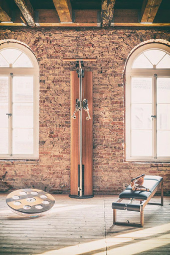 Многофункциональная силовая станция NOHrD SlimBeam, материал: ясень окрашенный Многофункциональная силовая станция NOHrD SlimBeam, материал: ясень окрашенный