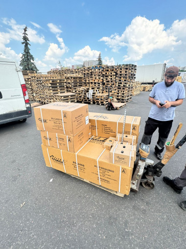 Сгибание ног лежа HOIST ROC-IT RS-2408 тренажер грузоблочный со стеком 81кг Сгибание ног лежа HOIST ROC-IT RS-2408 тренажер грузоблочный со стеком 81кг