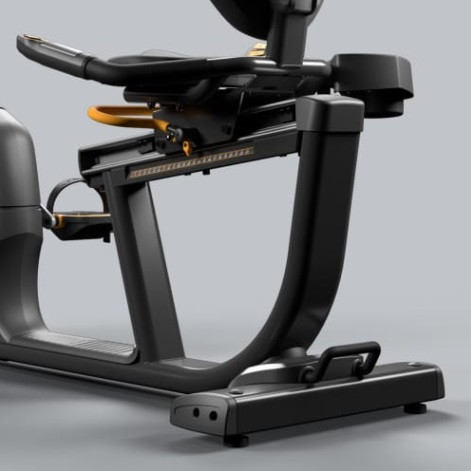 Горизонтальный велотренажер Matrix Endurance. Консоль Touch Base Горизонтальный велотренажер Matrix Endurance. Консоль Touch Base