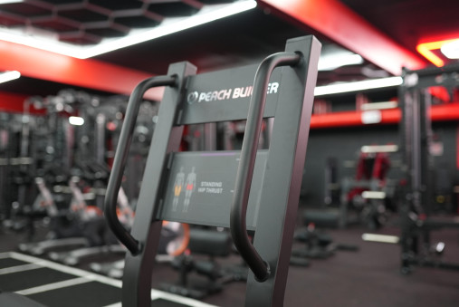 Тяга бедра стоя серии Peach Builder PB402 тренажер на свободных весах Тяга бедра стоя серии Peach Builder PB402 тренажер на свободных весах