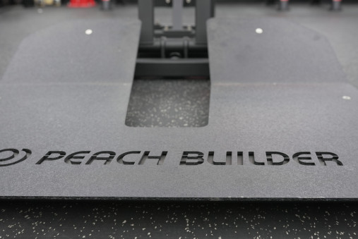 Тренажер приседание с поясом серии Peach Builder PB312 на свободных весах Тренажер приседание с поясом серии Peach Builder PB312 на свободных весах